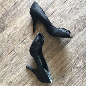 APT 9 black 3 1/2”‎ high heels size 7